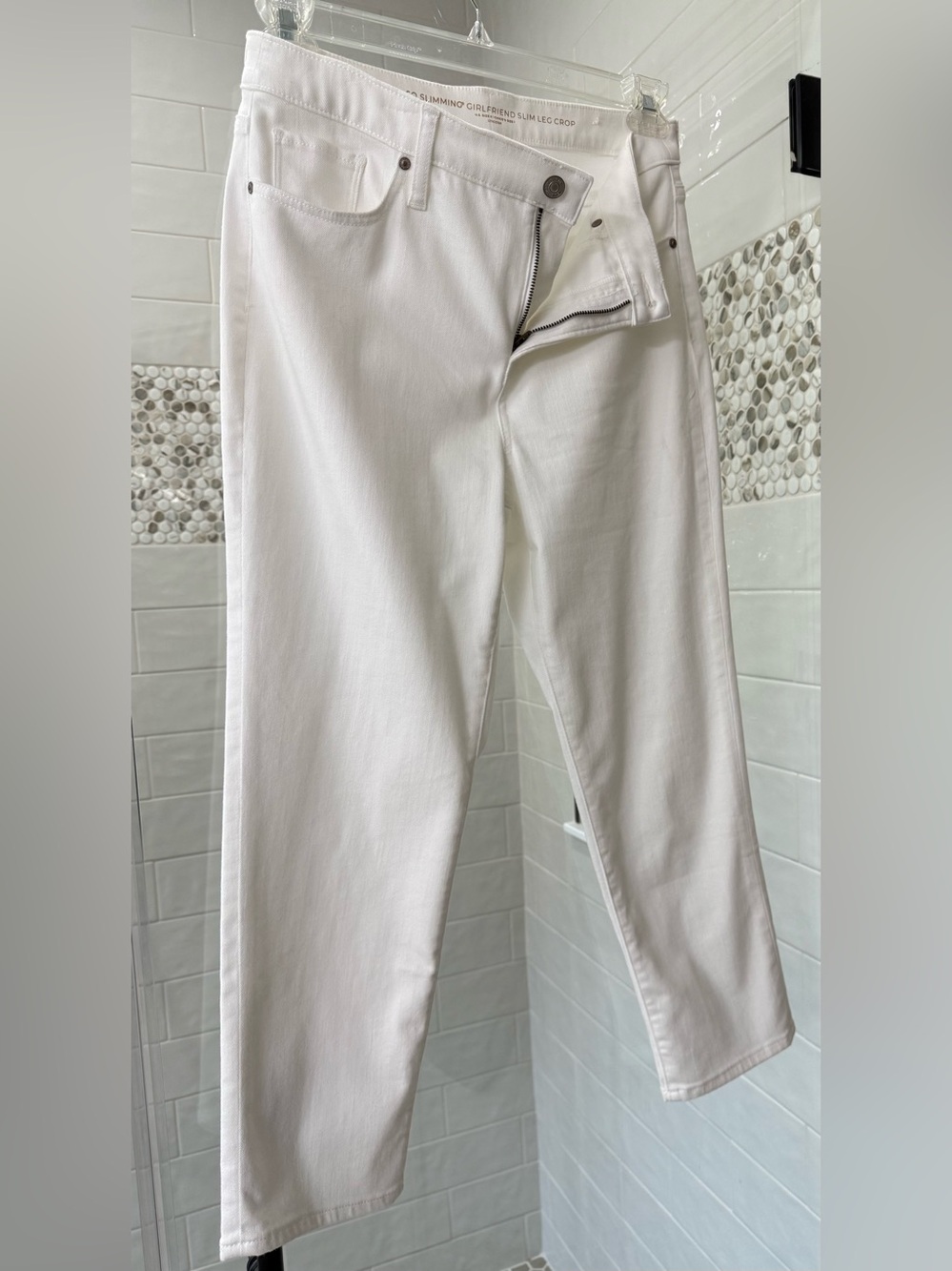 Chico's White So Slimming Girlfriend Slim Leg Crop